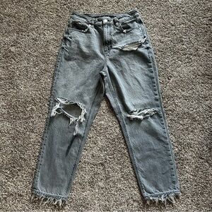 American Eagle Ripped Mom Jean, Size 6S Gray/Black, Waist: 27, Inseam: 24